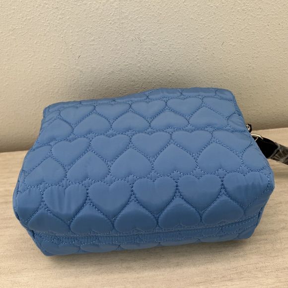 Betsey Johnson CBJ-1092 Periwinkle Blue Double Zip Weekender Cosmetic Bag $68+ - Picture 6 of 11